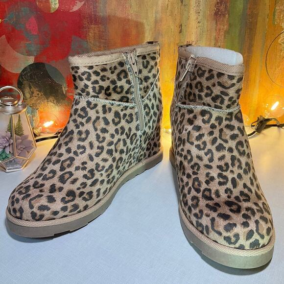 Dunes Women's Hidden Wedge Boot, Leopard, 6.5 W US - Picture 1 of 11